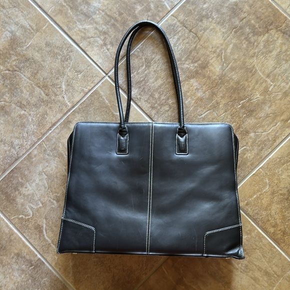 Beautiful Leather Computer Bag - Targus - Picture 2 of 9